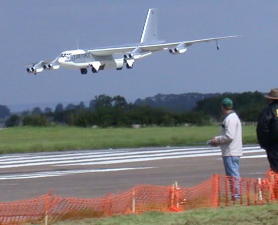 giant-scale-rc-airplanes5.jpg