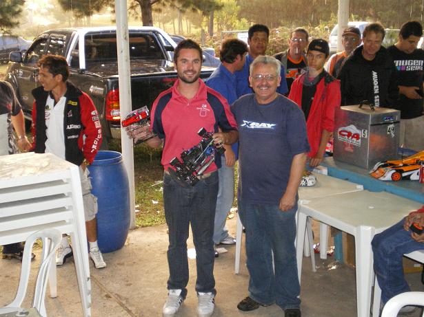 podium debaixo de chuva.jpg