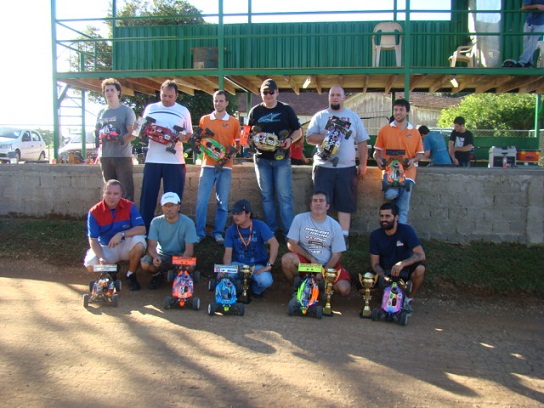 as 11 feras que aceleraram na 3a etapa do paranaense off-road buggy 1/8