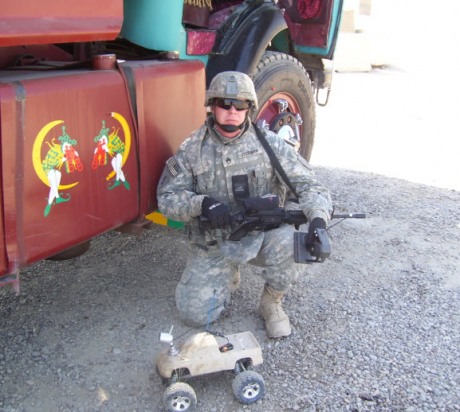 Sargento Chefe Christopher Fessenden e seu Stampede camuflado