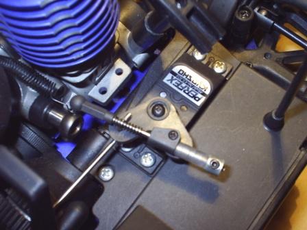 Servo completamente acelerado, com carburador em torno de 98~99%